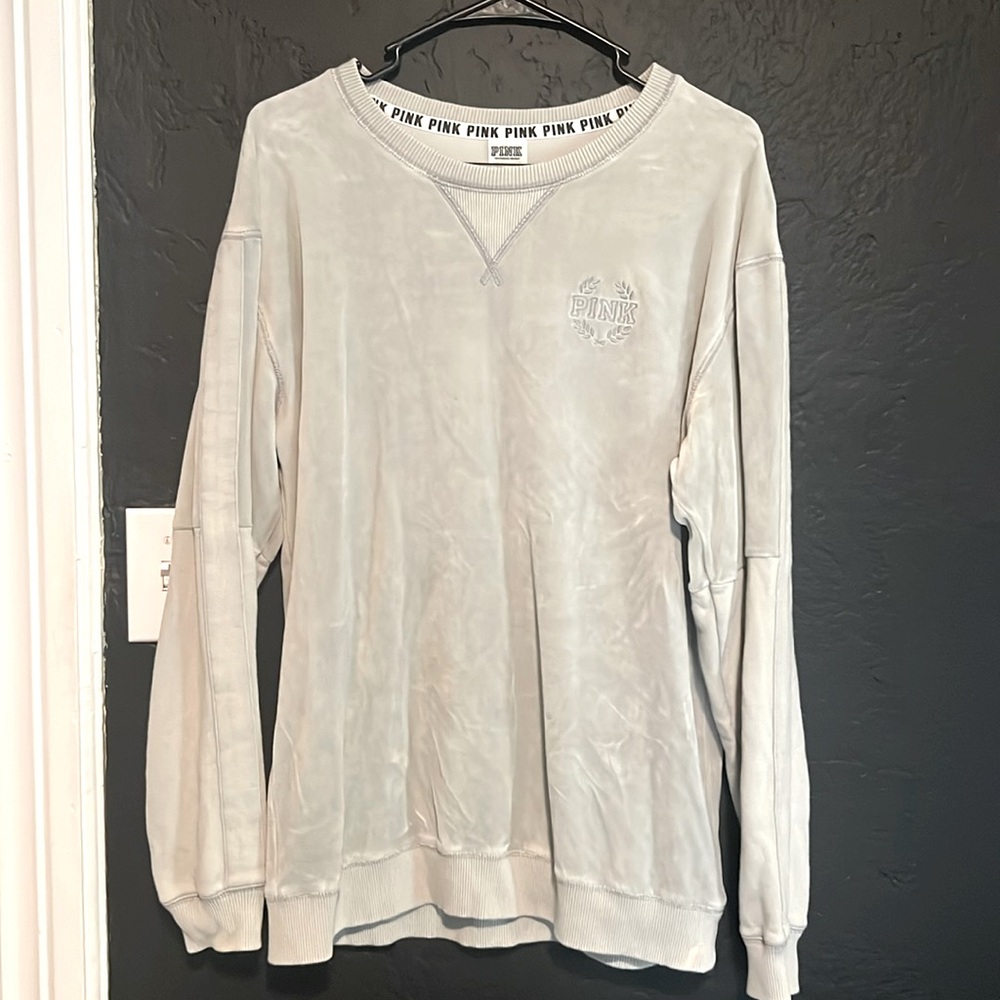 Pink - VS - oversized light gray sweater